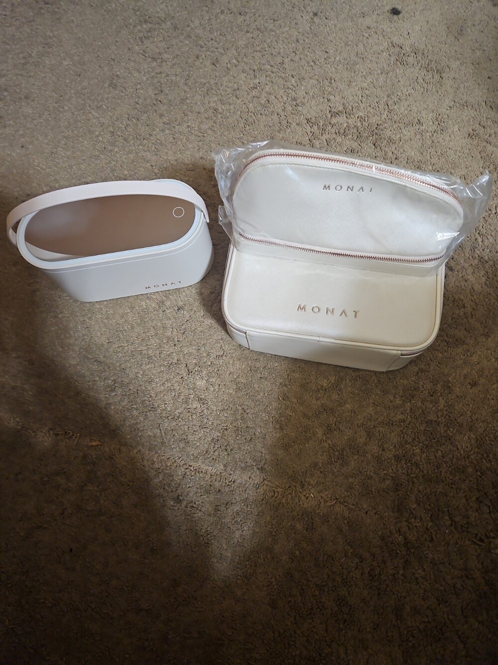 Monat Cosmetic LED Light Mirror Travel Storage, Travel Case,  And Cosmetic Bag